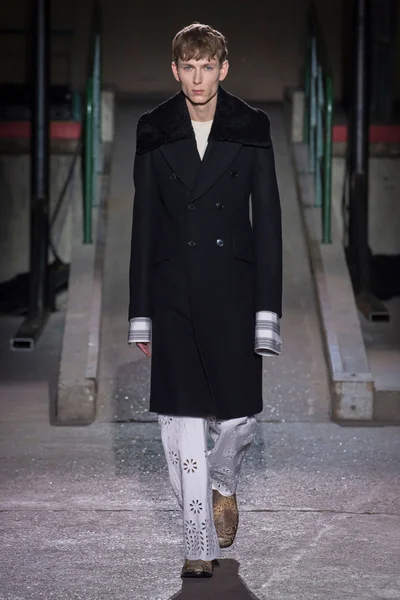 Look 43
